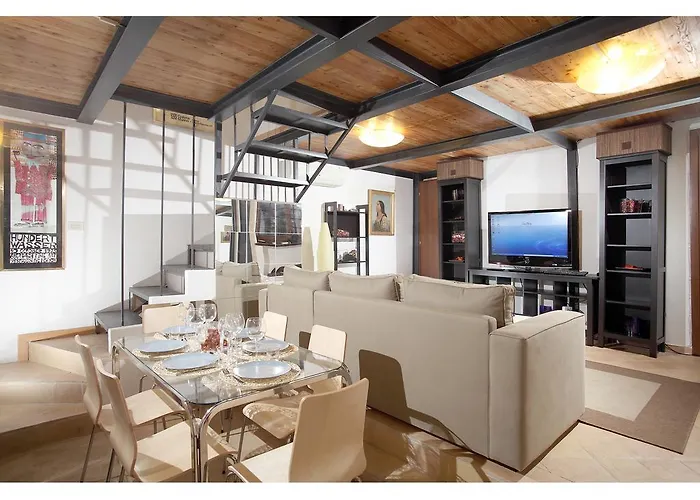 Luxury - Vicolo Palle