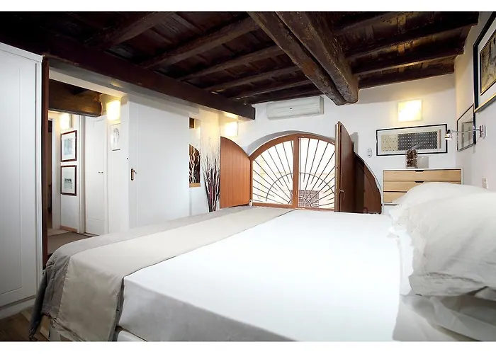 Luxury - Vicolo Palle